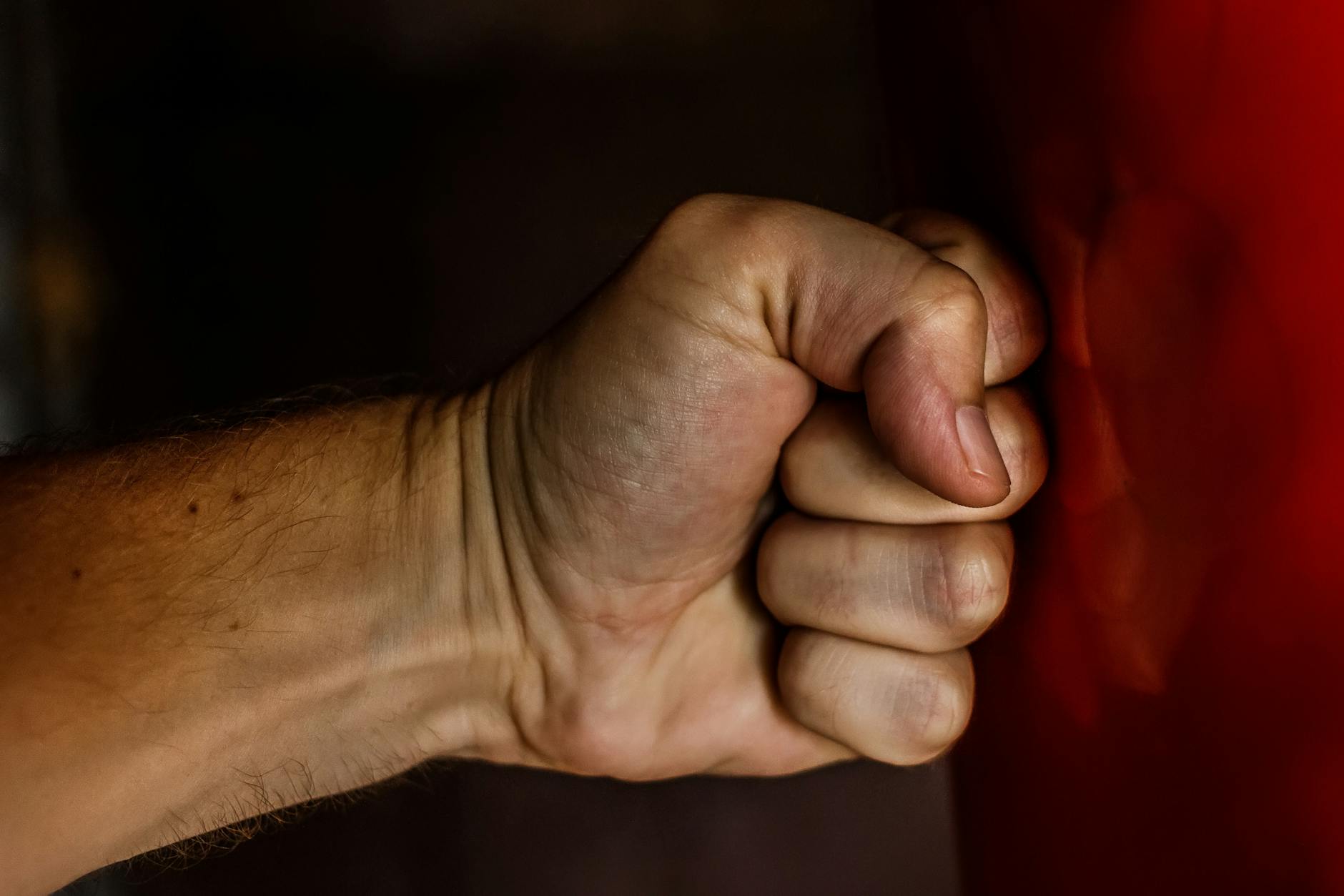 One Doctor Cracked His Knuckles for 60 Years to Prove a Point — And He Was Right